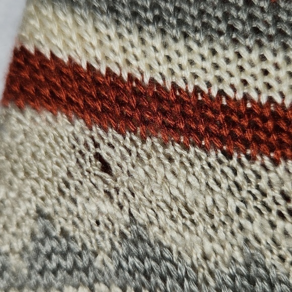 Live and Let Live One World Womens Red Sleeveless Aztec Print Cardigan Sweater - Picture 13 of 13